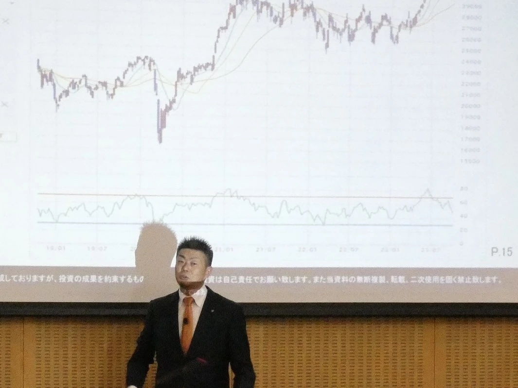 登壇中の様子